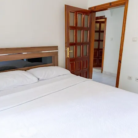 Kaplan Cosy Flat - Air Conditioned & Heated 3 Bedrooms In The דירה