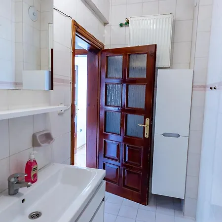 Kaplan Cosy Flat - Air Conditioned & Heated 3 Bedrooms In The דירה *